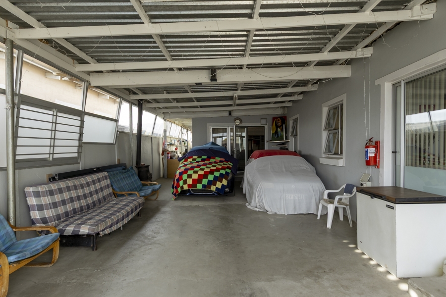 5 Bedroom Property for Sale in Gustrouw Western Cape